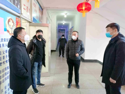 七台河公司新建煤矿组织党员干部深入基层检查疫情防控工作。（李春铭 摄）