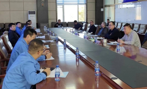 10月12日，公司质量标准化阶段验收组到东荣二矿复检验收。