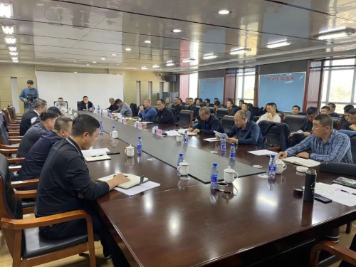 10月13日，公司采掘生产服务组到东荣一矿指导服务