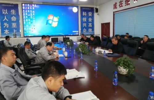 10月16日，公司采掘生产服务组到东荣三矿指导服务。